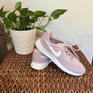 Womens size 9 purple Nike tennis shoes
